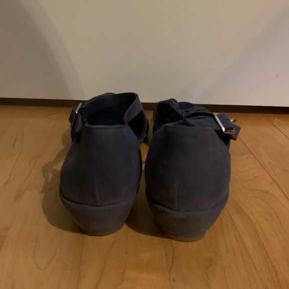 Brand: Kenneth Cole Reaction Blue Open Toe 1 inch Wedge Size 7.5 - Picture 5 of 8